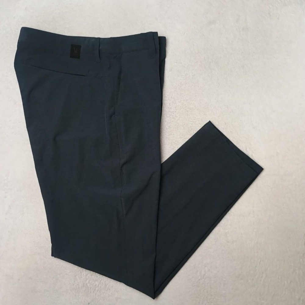 Vuori Pants Mens 34x30 Blue Aim Slim Tapered Stretch Pockets Golf Travel Work